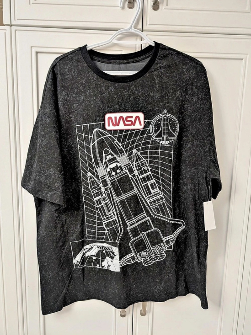 NASA graphic tee Graphic Short Sleeve Tee in Black Size Large NWT